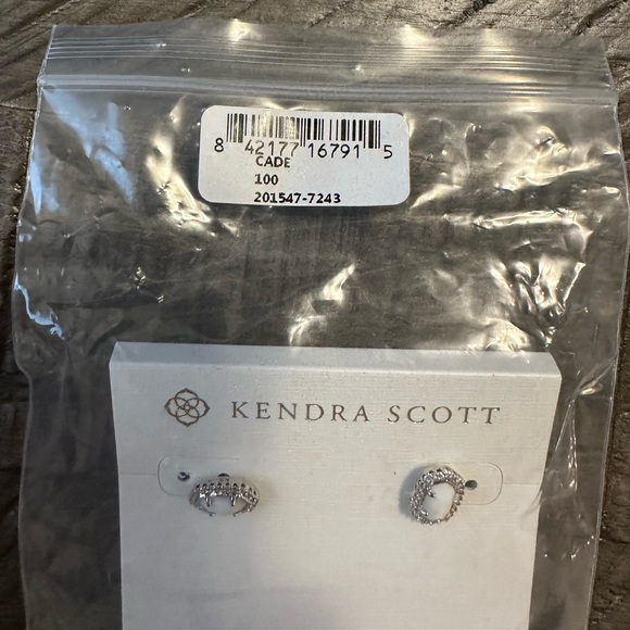 Kendra Scott White Earrings and Necklace Set NWT - Picture 7 of 10
